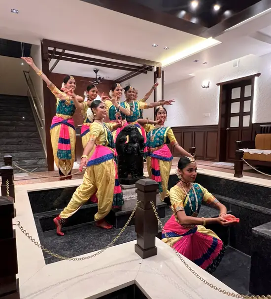 Noche cultural Ayurdhama